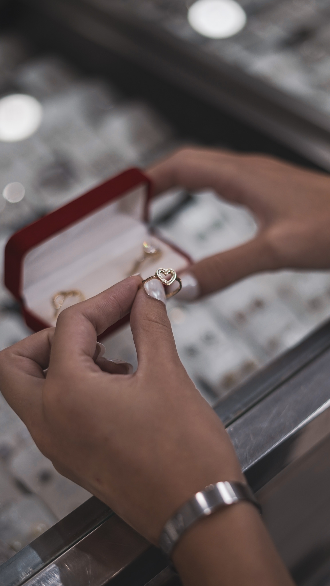 Anillos en vitrina