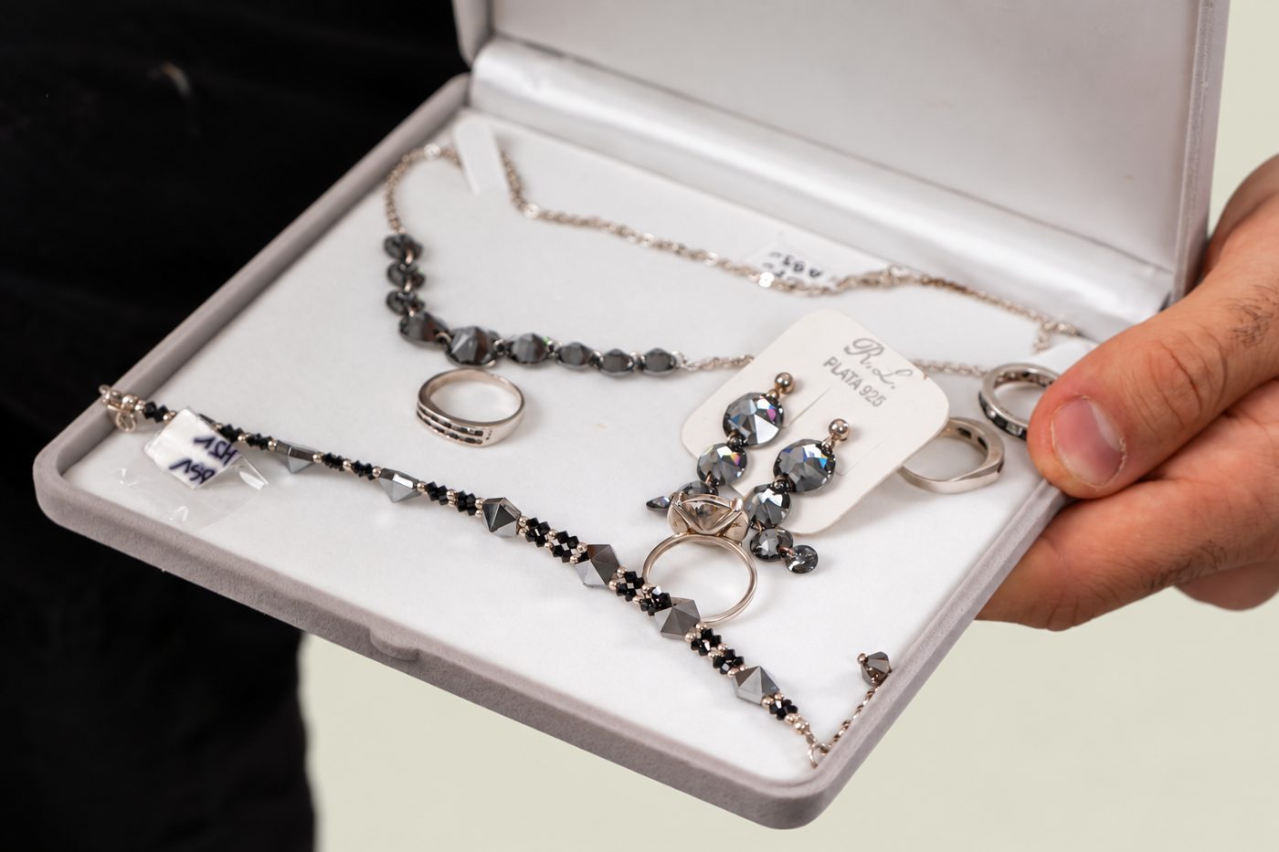 Detalle del estuche con joyas